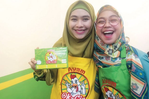 Oki Setiana Dewi & Ria...