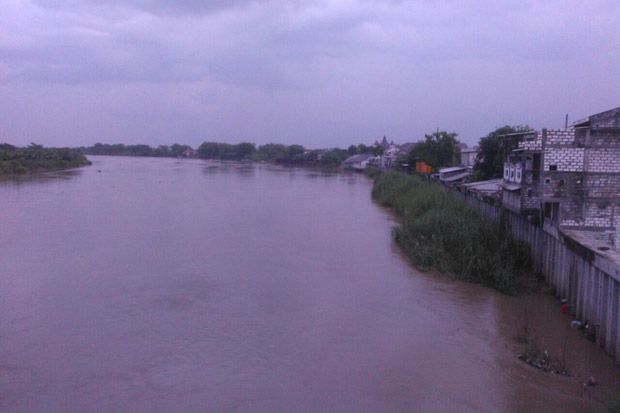 Warga di Sekitar Bantaran...