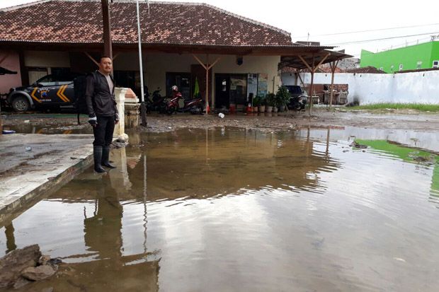Sungai Dombo Meluap,...
