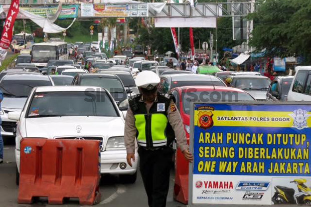Arus Balik, Jalur Puncak...