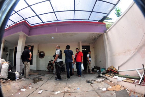 Rumah yang Digerebek...