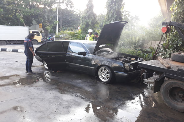 Keluar dari Bengkel,...