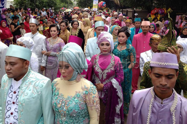 Sandi Siapkan Acara...