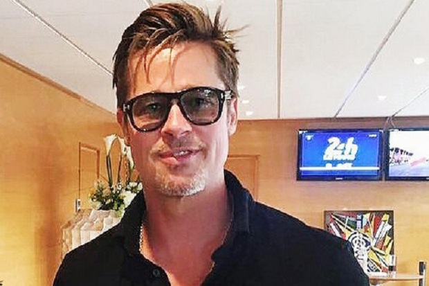 Brad Pitt Bahagia Bisa...