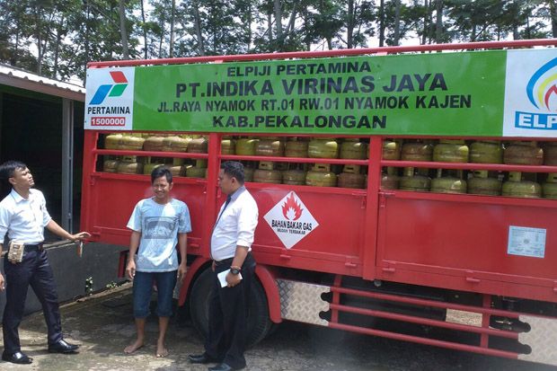 Warga Keluhkan Kelangkaan...