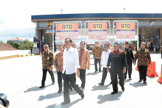 Jokowi Ingin Tol Soroja...