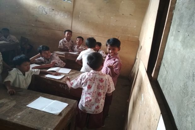 Kunjungi SDN Sadah,...