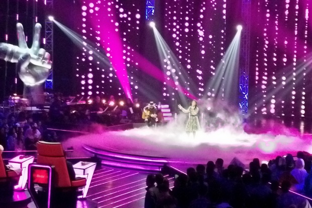 Nyanyikan Lagu Chrisye,...