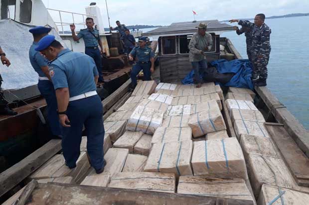 TNI AL Amankan Kapal...