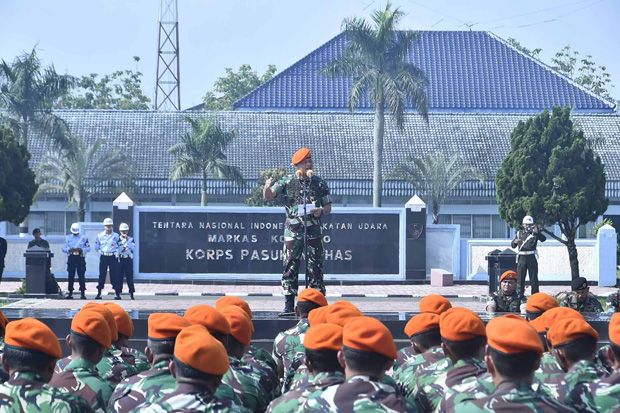 Panglima TNI Jenderal...