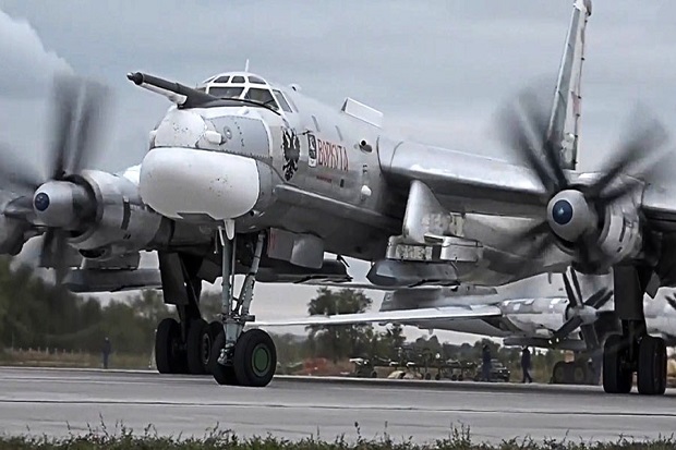 Pesawat Tu-95 Rusia...