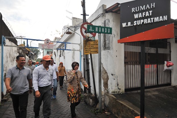 Menengok Rumah Wafat...