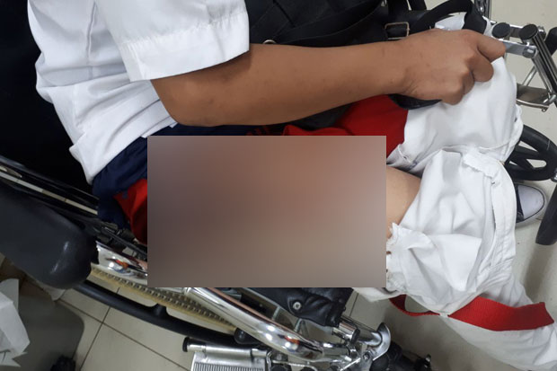 Mobil Yatim Terbalik,...
