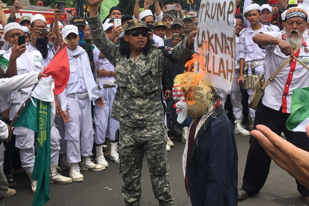 Demo Kedubes AS, Massa...
