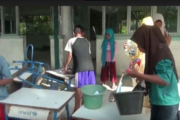 Korban Banjir Aceh Selatan:...
