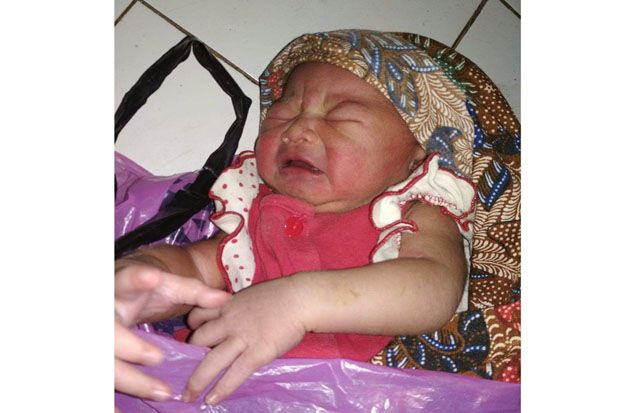 Bayi Cantik Dibungkus...