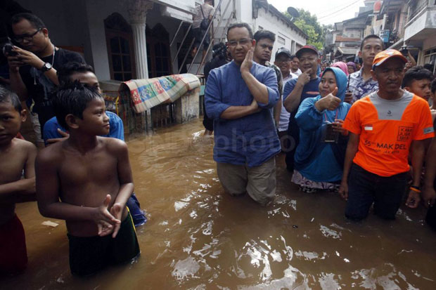 Tinjau Lokasi Banjir,...