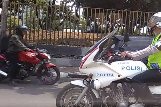 Polisi Pengawal Dewi...