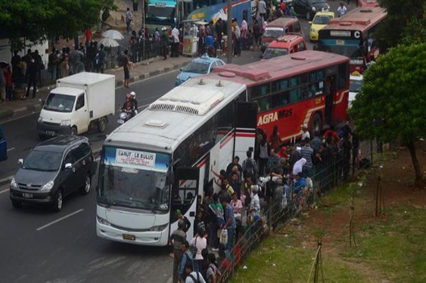 Banyak Bus di Jakarta...