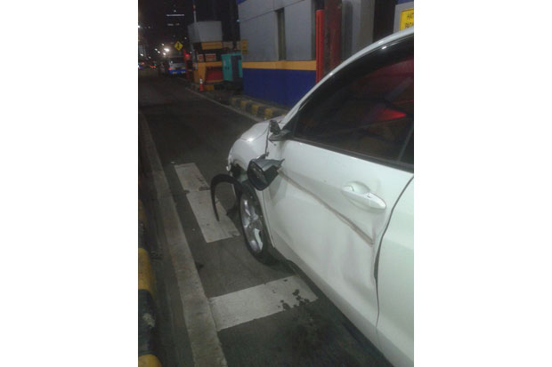 Kecelakaan Mobil Terjadi...