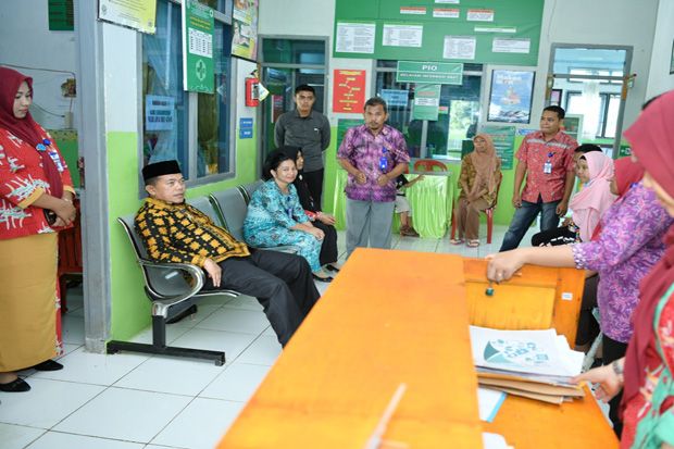 Pelayanan Buruk, Bupati...