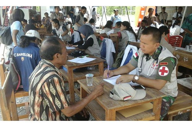 Ratusan Warga Sekon...