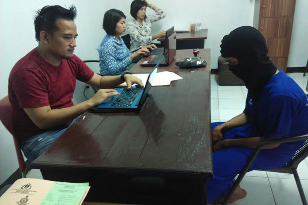 Sakit Hati Putus Cinta,...
