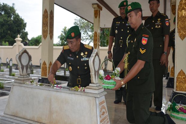 Peringati Hari Juang...