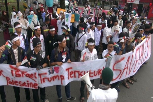 Mahasiswa Malang Turun...