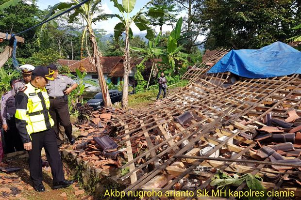 Peringatan Tsunami Berakhir,...