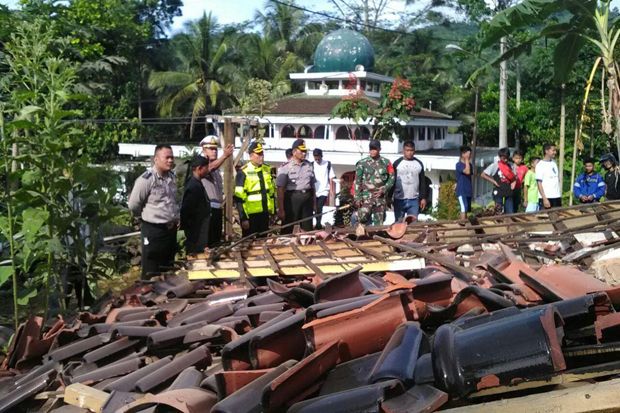 6 Kota dan Kabupaten...
