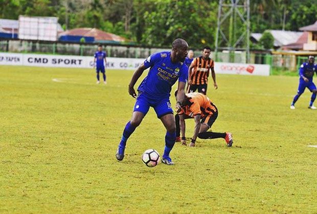 Gagal di Persib, Carlton...