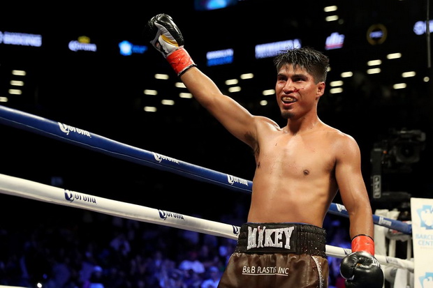 Lomachenko-Garcia Akan...
