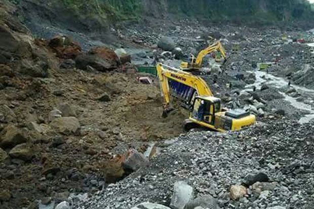5 Korban Tewas Tertimbun...