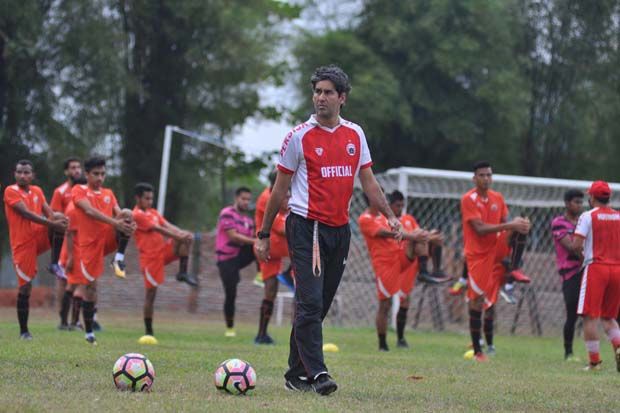 Riko dan Asri Akbar...