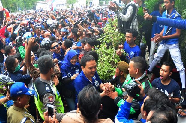 Manajemen PSIS Berburu...