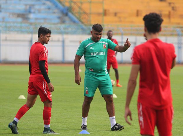Madura United Datangkan...