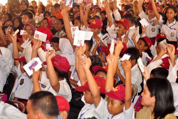 Peluas Akses Pendidikan,...