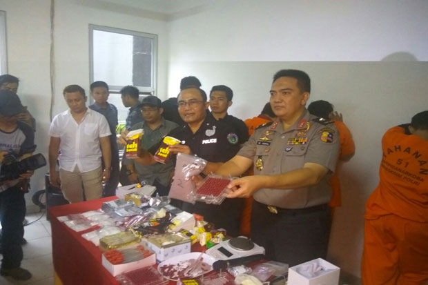 Polri Bongkar Industri...