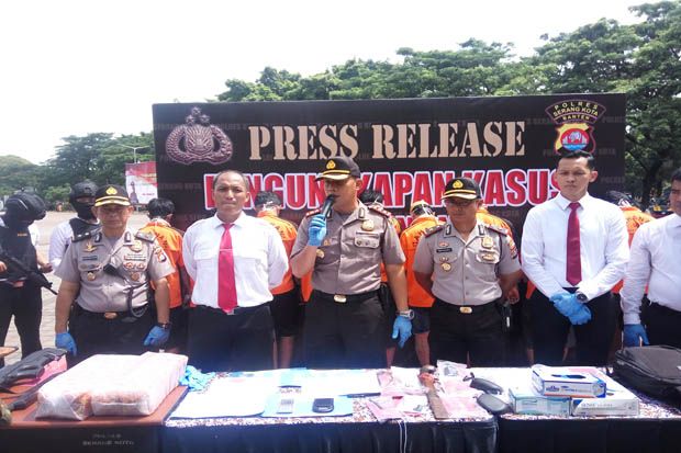 Puluhan Ribu Bungkus...