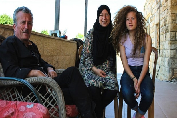 Kenalkan Ahed Tamimi,...