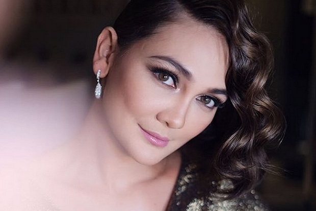 Dekati Fans, Luna Maya...