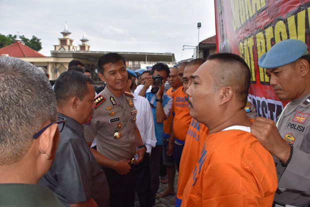 Diduga Lakukan Pemerasan...
