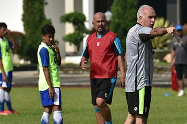 Fisik Jeblok, Persib...