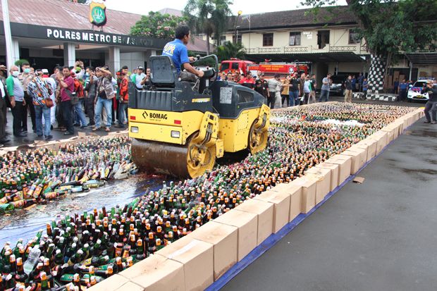 Ribuan Botol Miras dan...