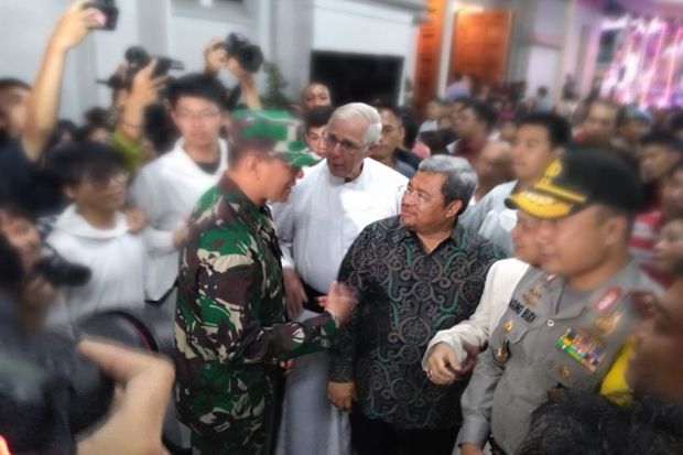 Sambangi Sejumlah Gereja,...
