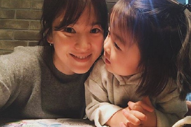 Song Hye Kyo Kunjungi...