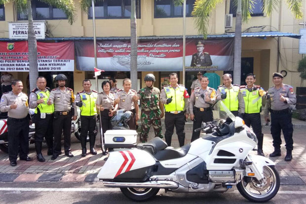 Ribuan Personel Gabungan...