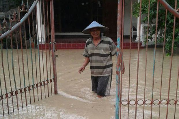 Diguyur Hujan Semalaman,...