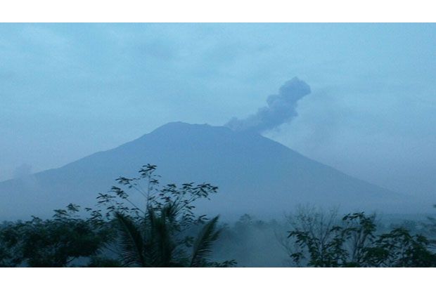 Kembali Erupsi Gunung...